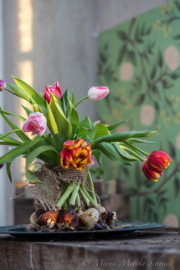 10 ways how to arrange your tulips