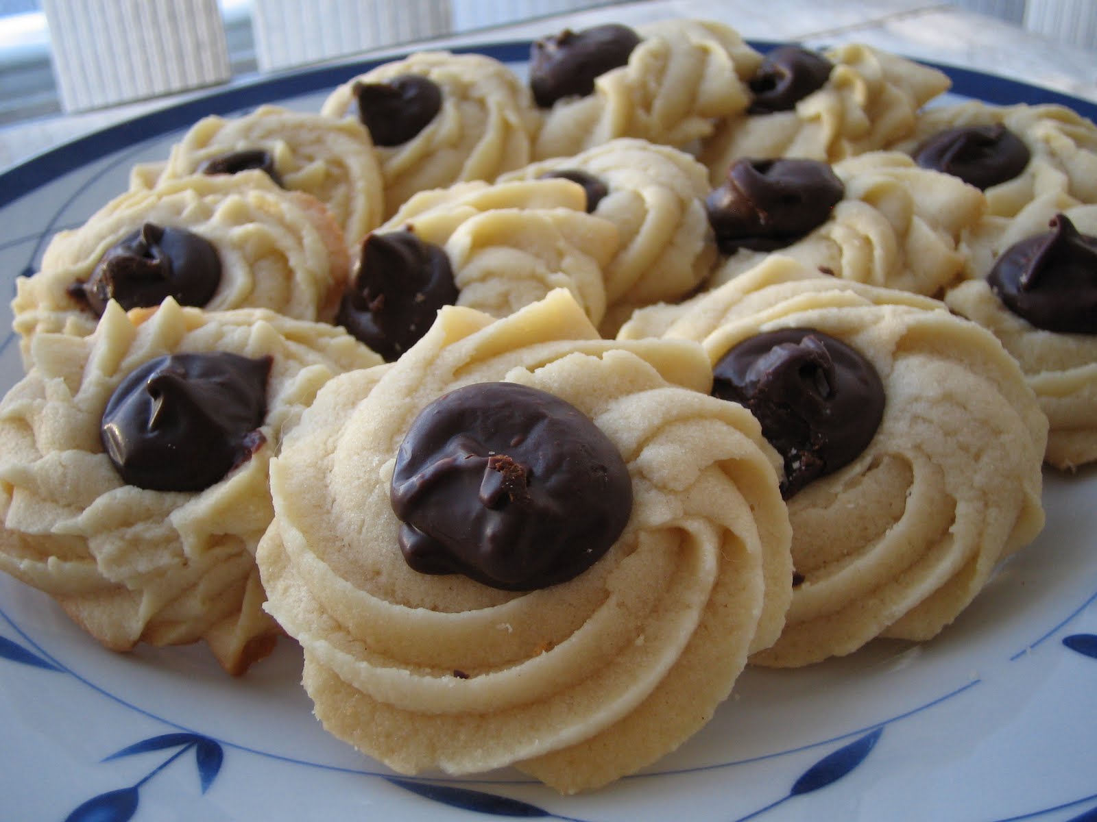 Benevolent Baking Shortbread Cookies with Chocolate Drops
