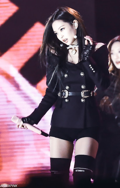 JENNIE BLACKPINK Showing Interesting Visuals When Dancing On Stage ...
