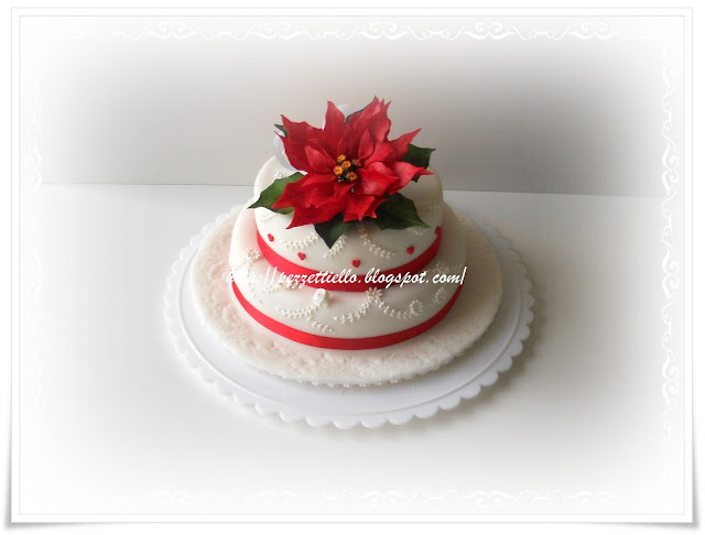 Poinsettia cake