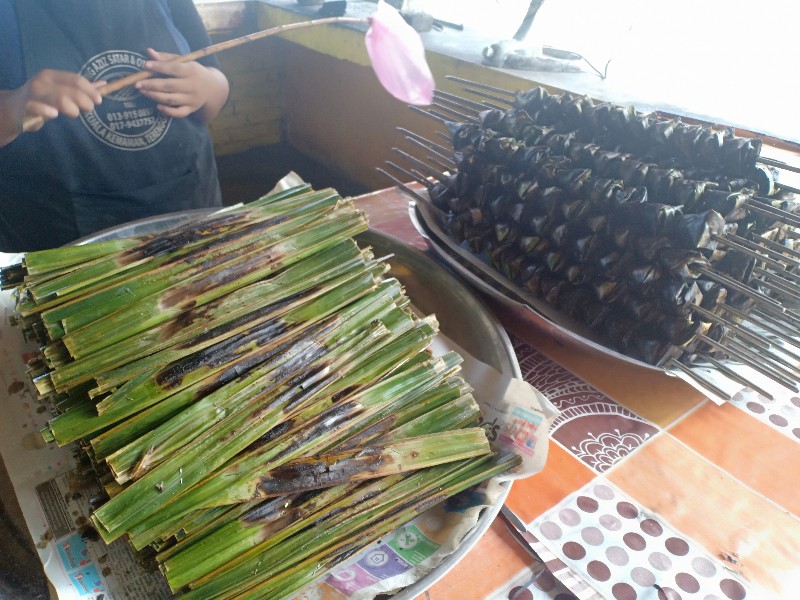 Lunch Di Warung Aziz Satar Nasi Putih Pinggang Besar