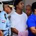 Justiça mantém Ronaldinho e Assis presos por 6 meses no Paraguai