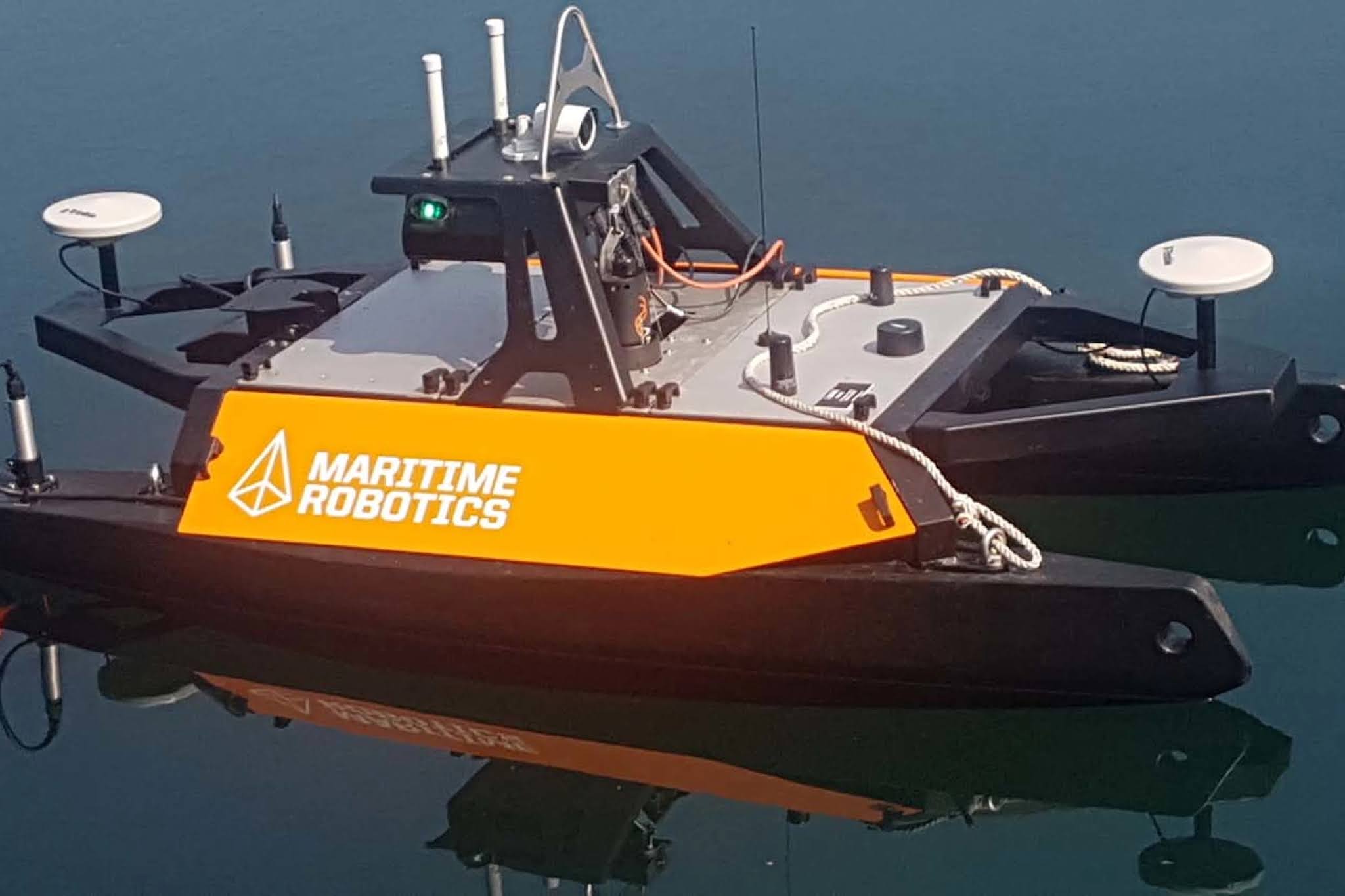 바다 밑을 자동으로 탐사하는 영국 해군 Otter Pro 로봇