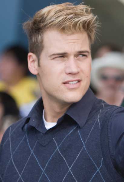 Nick Zano - FONDOS WALL