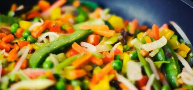 مكونات الخضار السوتيه مكونات الخضار السوتيه