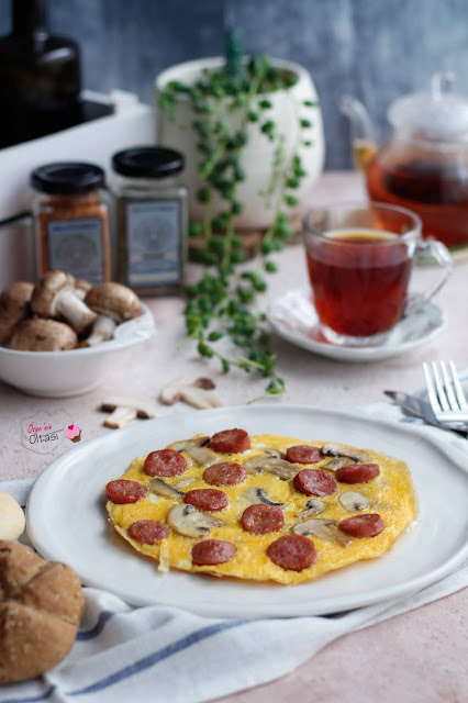 sosisli mantarlı omlet