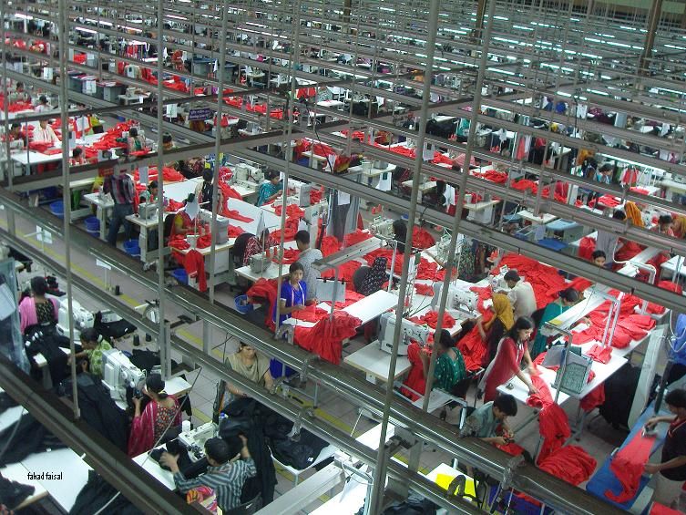 How many garment factories are there in Vietnam? Gold Garment
