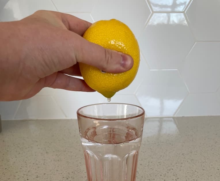 Here’s How to Juice a Lemon Without Cutting It (Yes, It’s Possible)