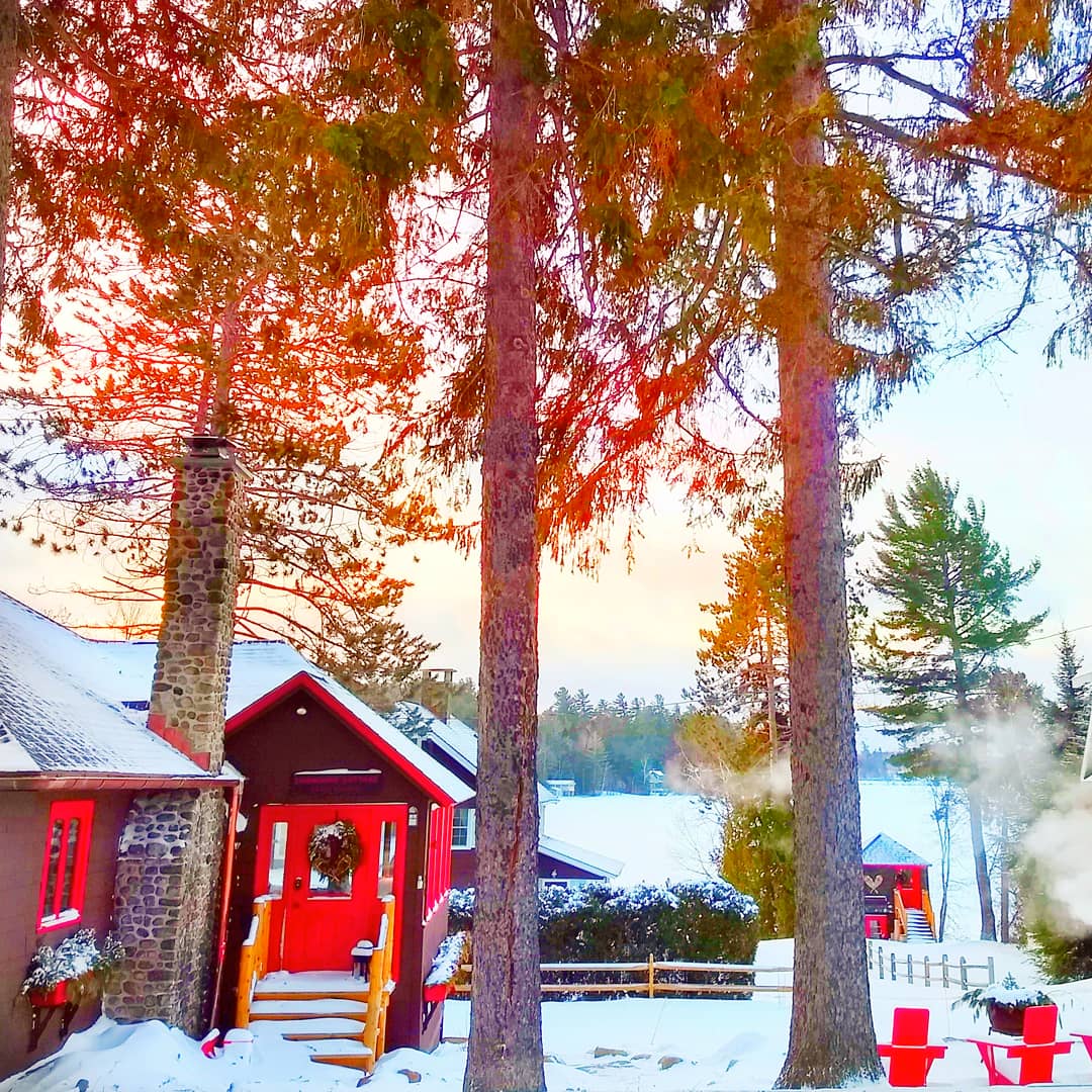 Snowshoe Cottage // Lake Placid, NY Caravan