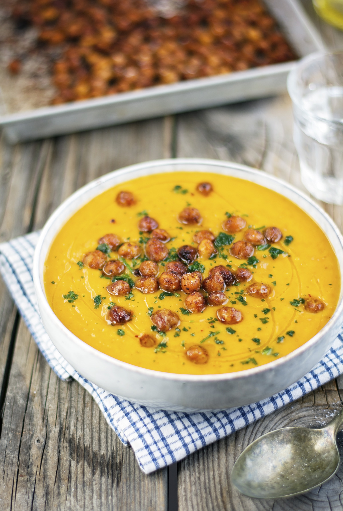 (Vegan) Roasted Butternut Squash and Pear Soup with Paprika Chickpeas