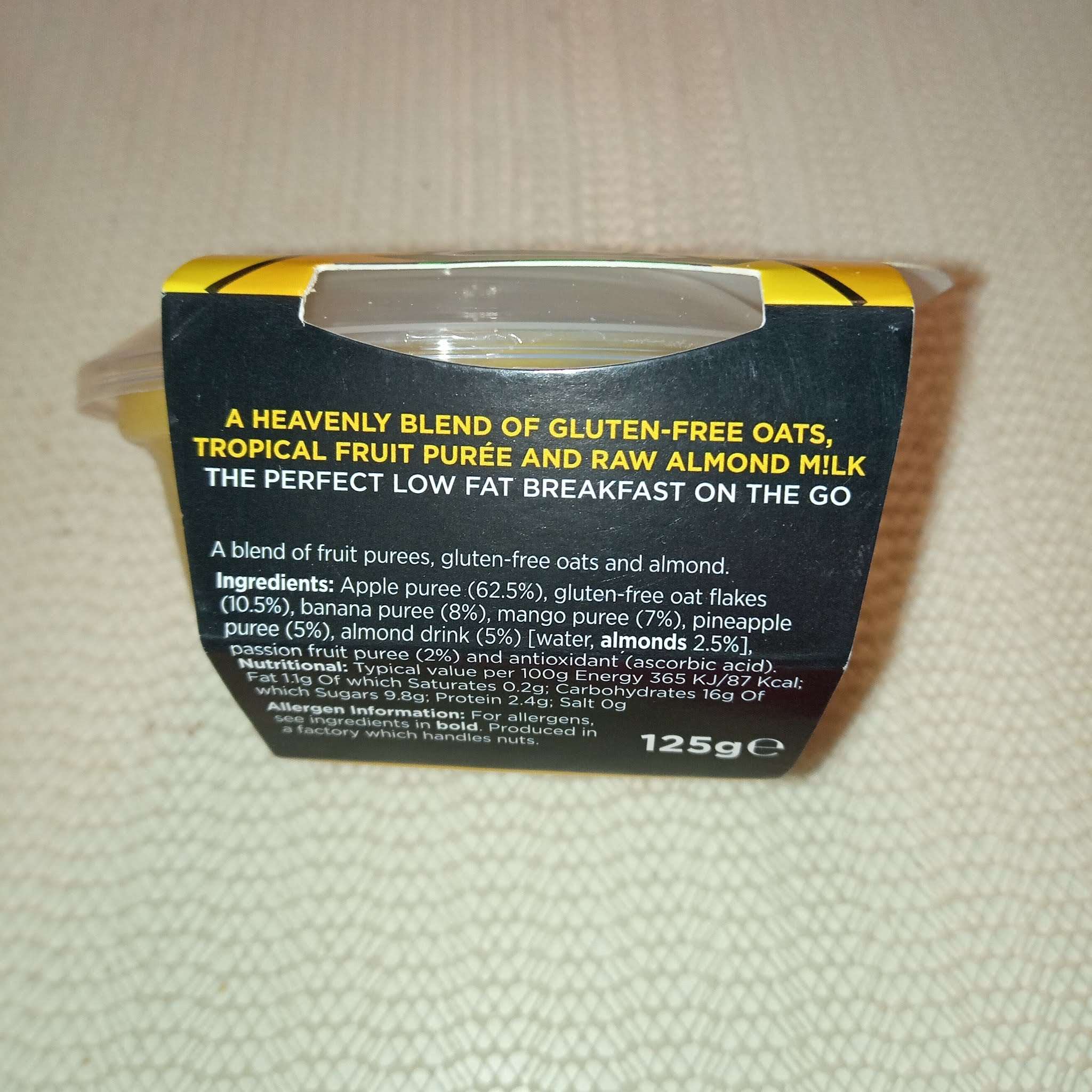 Supersupergirl's Food Reviews [Review] Holy Moly Overnight oats Tropical fruits