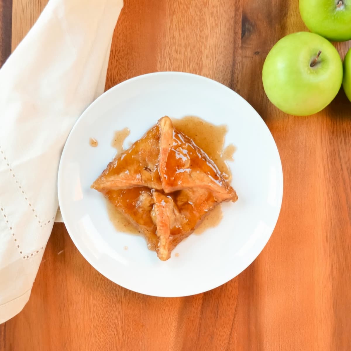Apple Dumplings In Caramel Cinnamon Syrup Apple Dumplings In Caramel Cinnamon Syrup