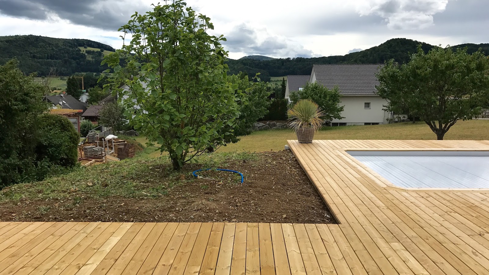 15+ Gartengestaltung Holzdeck Garten Gestaltung