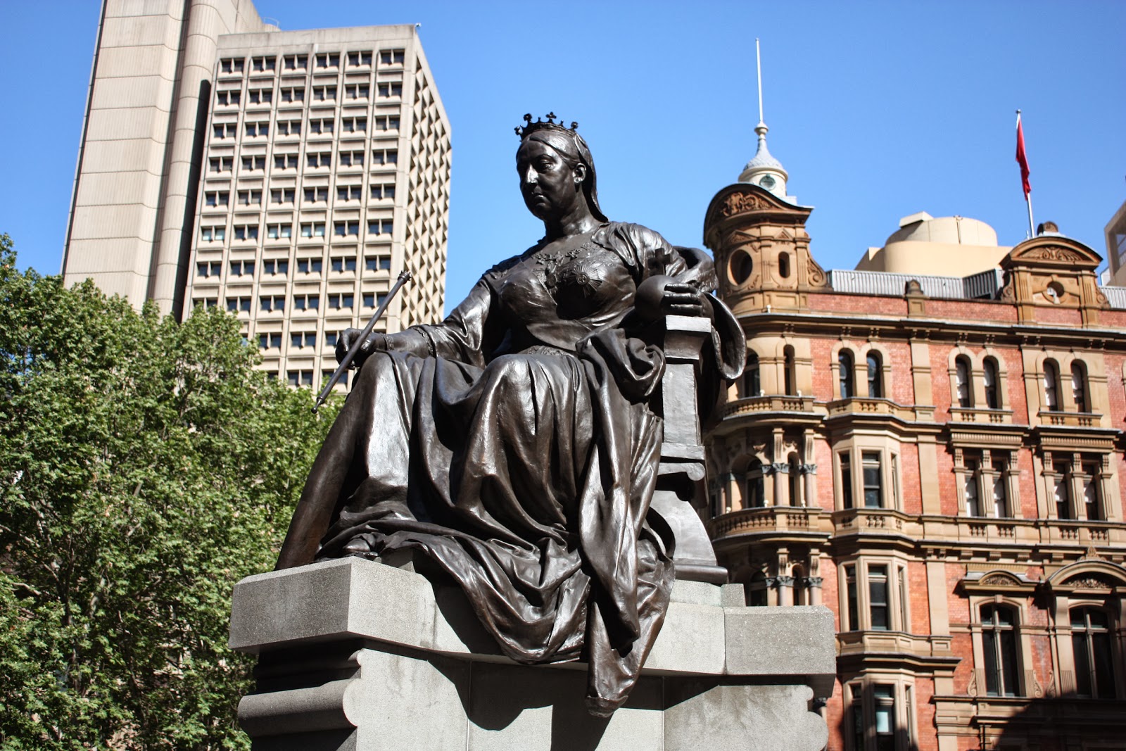 Sydney City and Suburbs Queen Victoria, statue