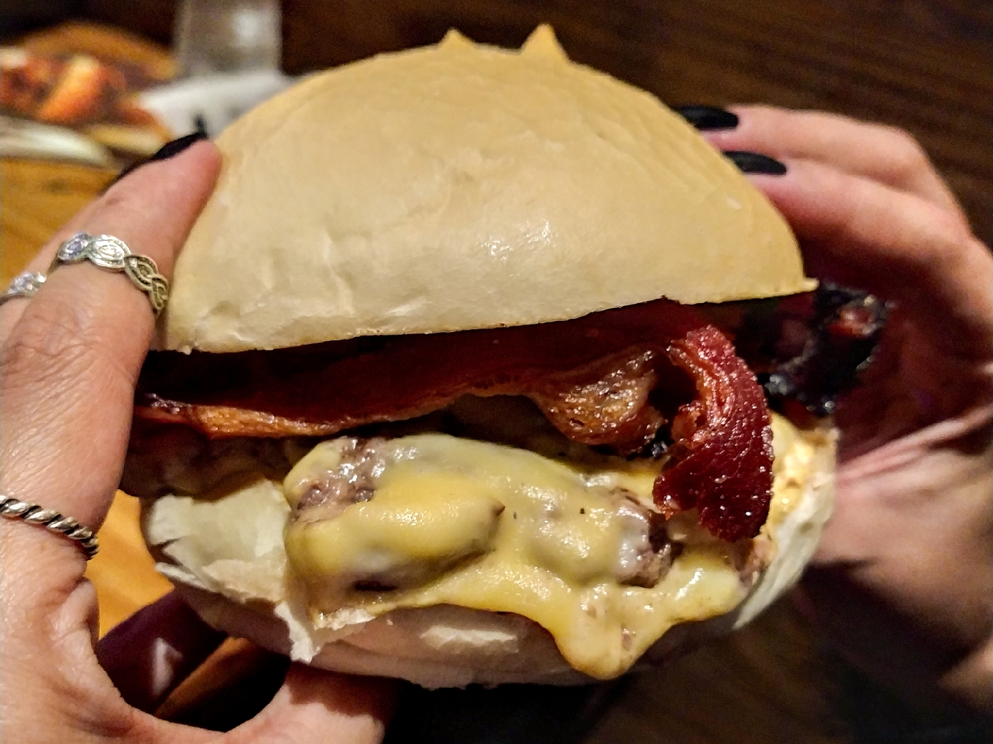 Conheça os novos lanches do The Cleaver Burgers & Beer em Indaiatuba