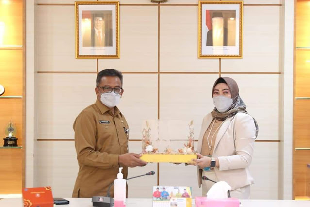 Jefridin Ajak Masyarakat Bayar Pajak Tepat Waktu, Melalui E-PBB BNI Pembayaran Semakin Mudah Jefridin Ajak Masyarakat Bayar Pajak Tepat Waktu, Melalui E-PBB BNI Pembayaran Semakin Mudah