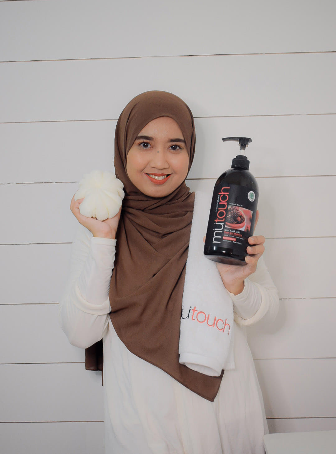 Sabun Krim Mandian Susu Kambing MuTouch dengan Bauan Pearl dan Mulberry