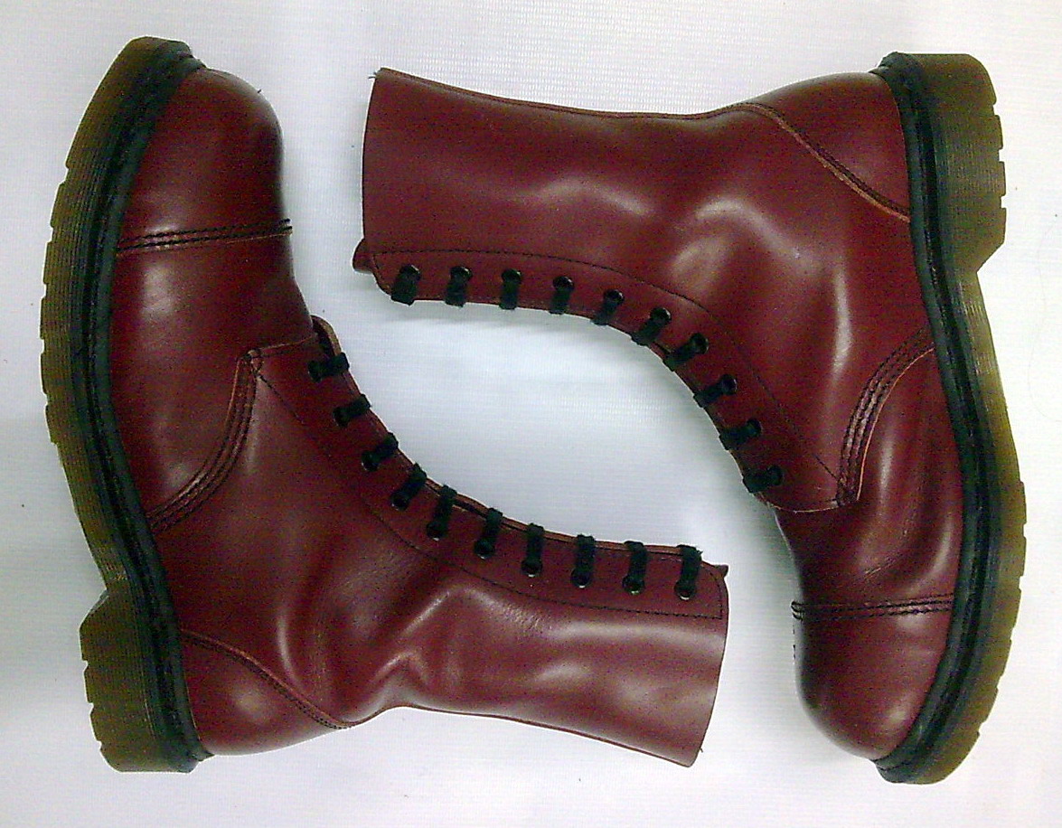 DR MARTENS 10 HOLE CHERRY RED 8 UK (SOLD) different class bundle DR MARTENS 10 HOLE CHERRY RED 8 UK (SOLD) different class bundle