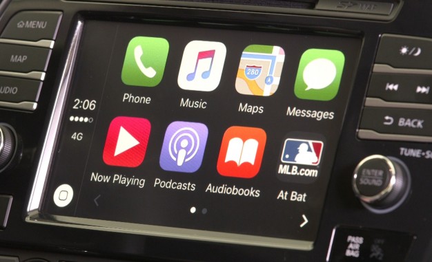 Nissan Finally Joins the Apple CarPlay Bandwagon with 2017 Maxima
