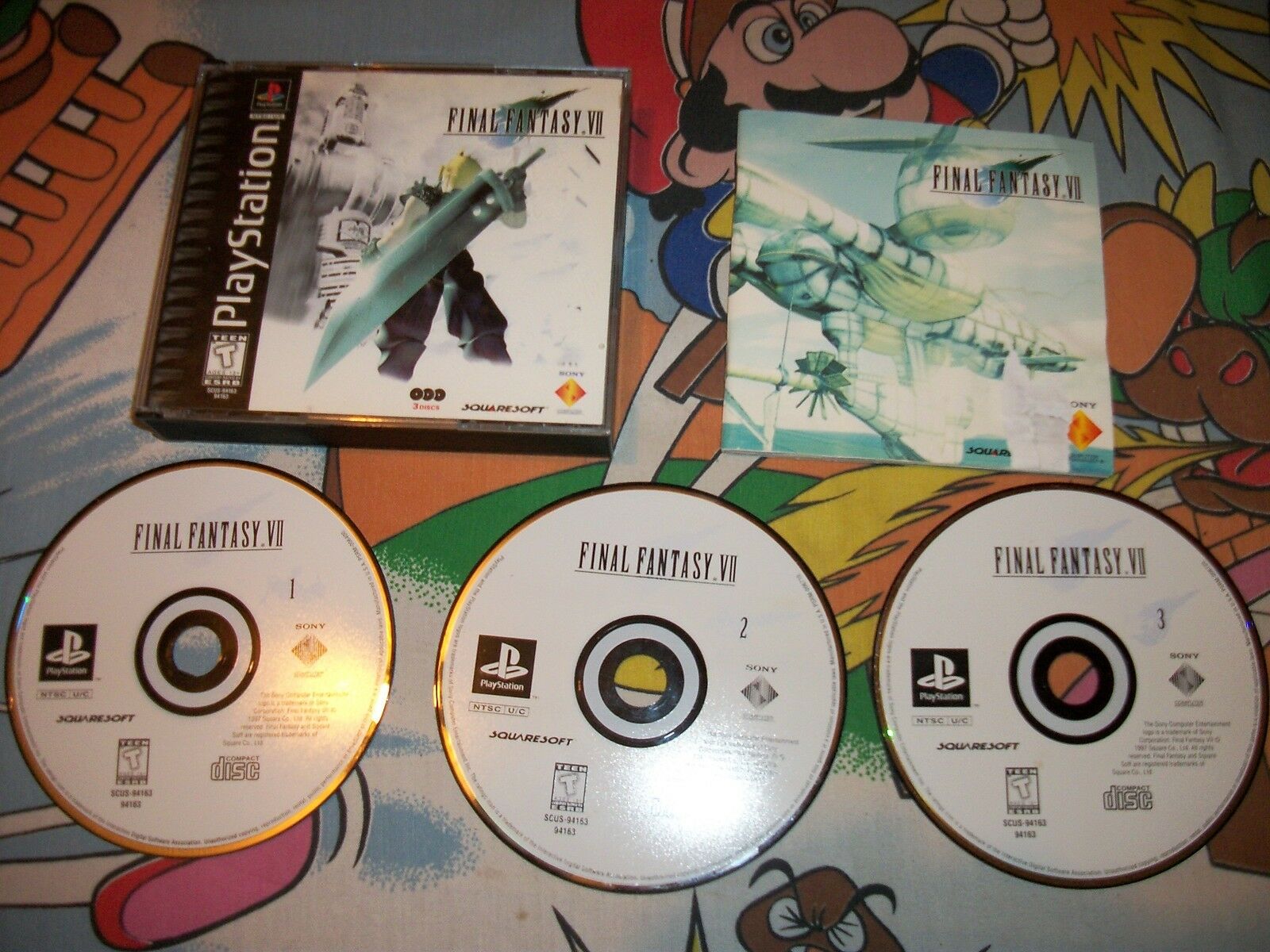 Диска final fantasy. Final Fantasy VII плейстейшен 1. Final Fantasy 7 диск. Final Fantasy 7 ps1 диск. Final Fantasy 1 ps1.