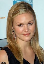 Updates 24: Julia Stiles