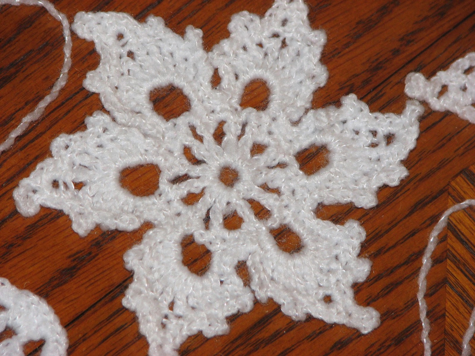 Creative Crochet by Becky Crochet Snowflake Christmas Tree Skirt & Pattern