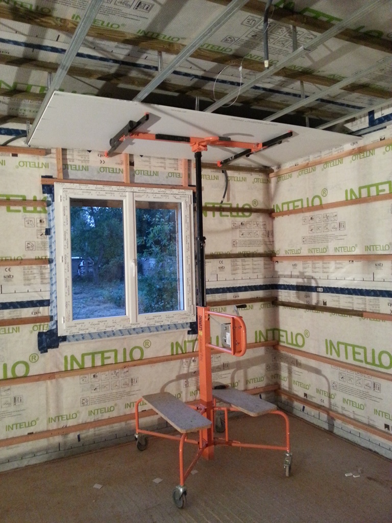 Maison à la Campagne Début du Placo Plafond