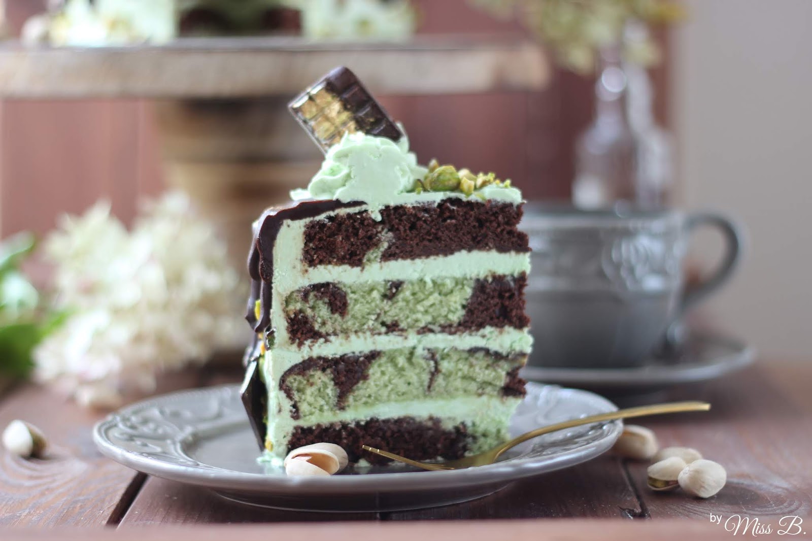 Schön dekadent: Schokoladen-Pistazien Drip Cake