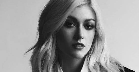 DC COMICS AND ARROWVERSE : Arrow Star Katherine McNamara – Glare