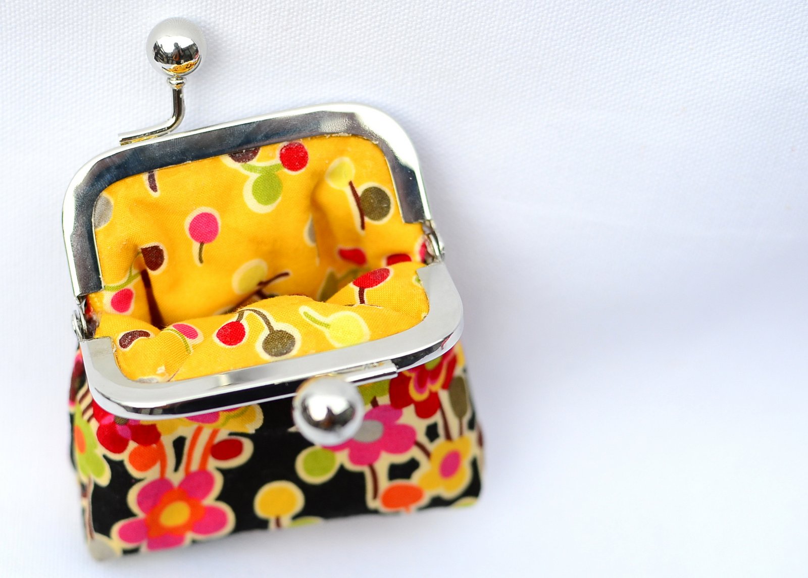 Jane of all Trades Kiss Lock Clutch