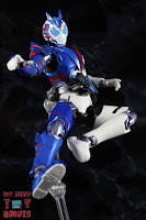 SH Figuarts Kamen Rider Vulcan Shooting Wolf 18