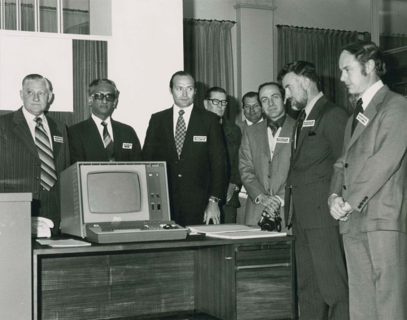 Vintage photos show the workplace and offices of the past  1970s 1980s - 56