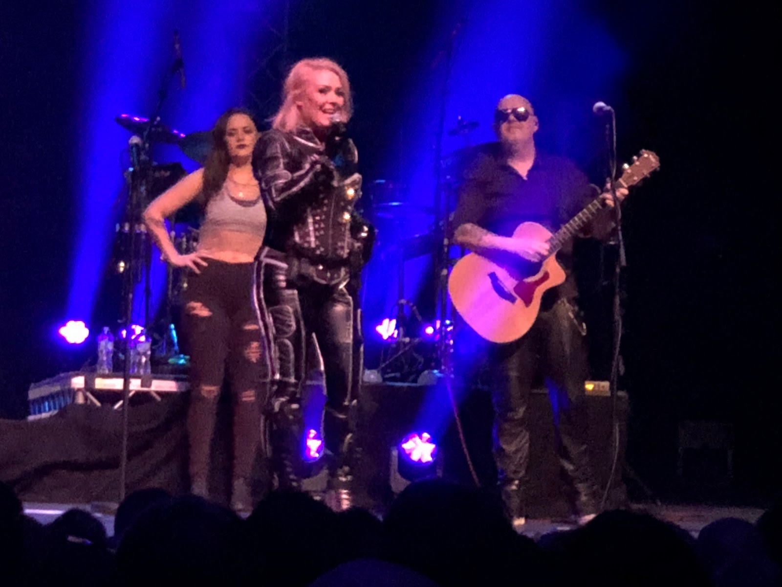overyourhead Kim Wilde tour get blend just right Kim engaging, voice like velvet, Ricky