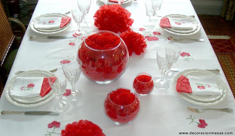 Decoracion de mesas: Mesa con claveles rojos