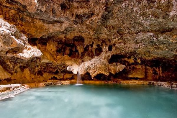 Banff Underwater Lake at Canada , Anokhi jhil 