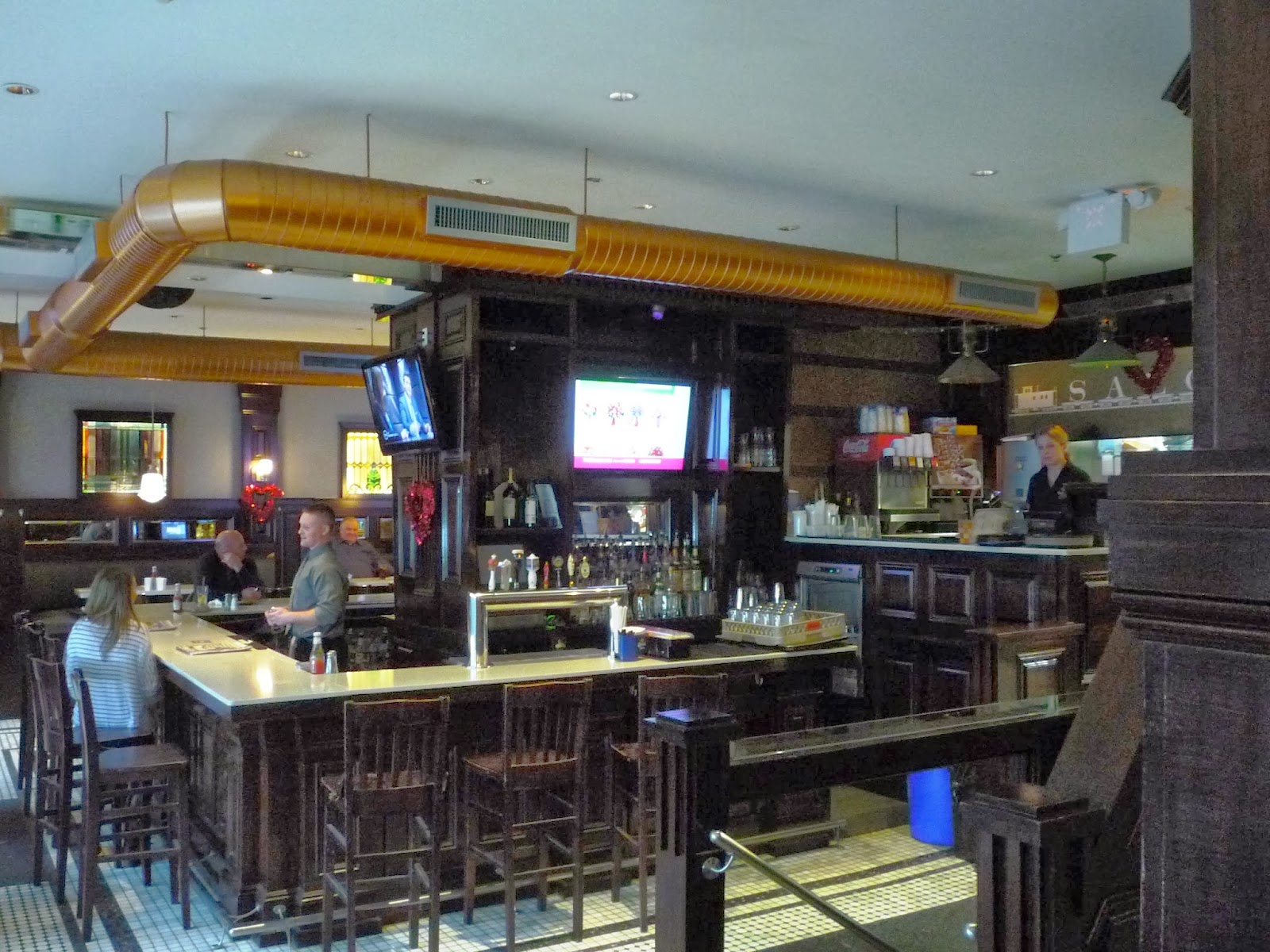 Bill Cianci's (Mostly) Burger Reviews The Pearl River Saloon, Pearl