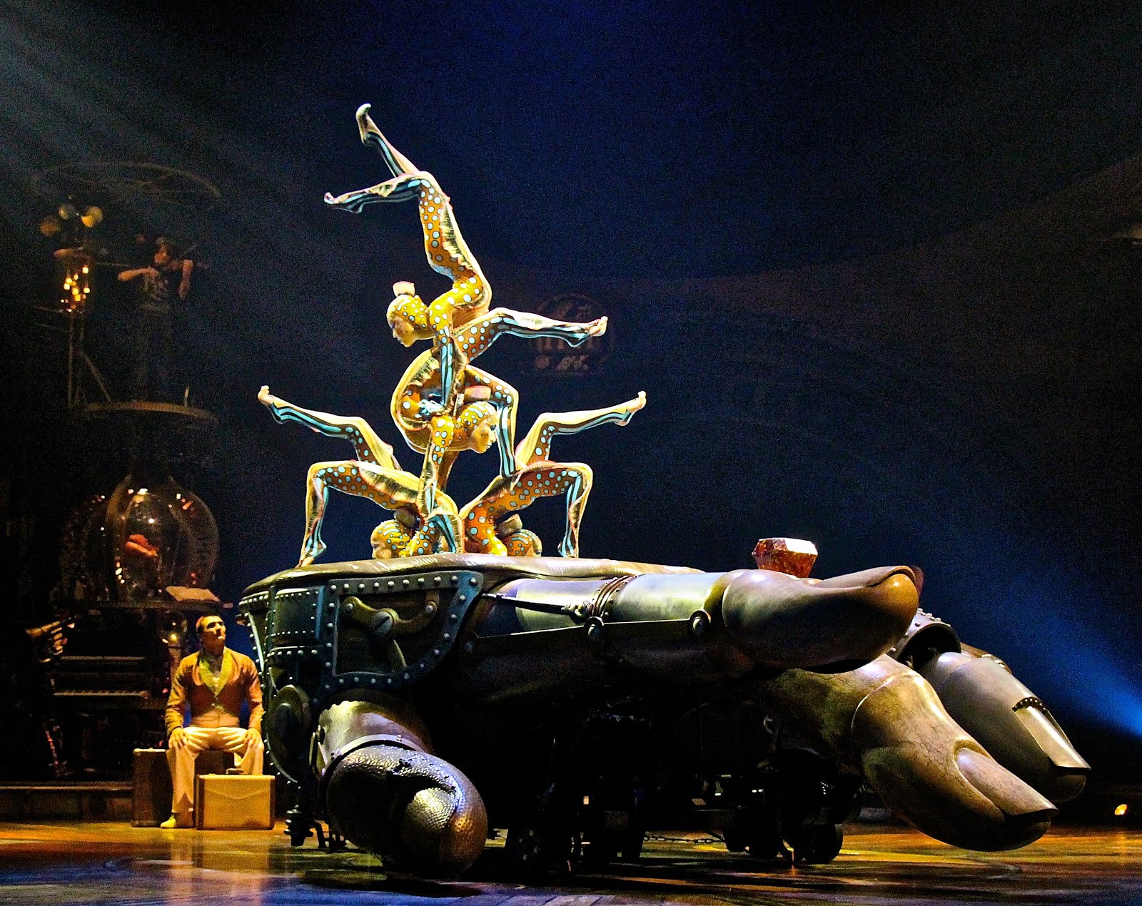 MidwestInfoGuide KURIOS (Cirque du Soleil)
