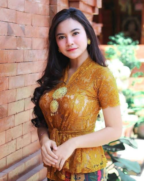 Ibu Sekdes di desa terpencil ~ Cerita Dewasa 17Th Indonesia