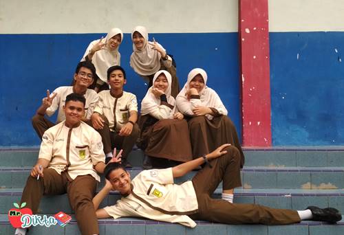 10 Contoh Dialog Bahasa Inggris Pendek Bertemu Teman Lama