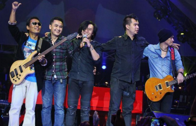 Download Kumpulan Lagu Mp3 Terbaik Dewa 19 Full Album