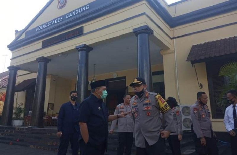 Diundur, Polrestabes Bandung Baru akan Kenakan Sanksi Pekan Depan bagi yang tak pakai Masker