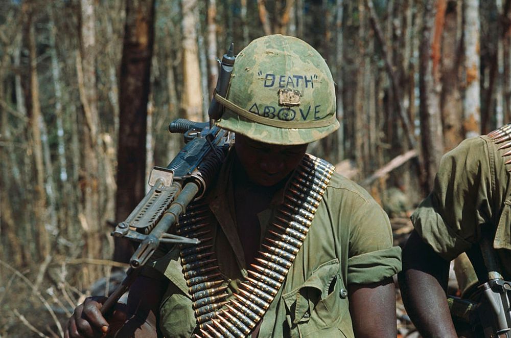 portrait de soldats Helmet-graffiti-7