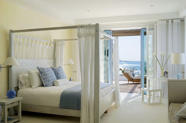 BLANCO Y AZUL CON VISTAS AL MAR | Decoración