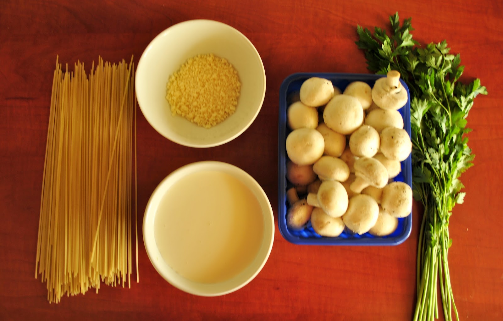 Spaghetti z sosem Alfredo i pieczarkami. My Cook Land ciiastka's world