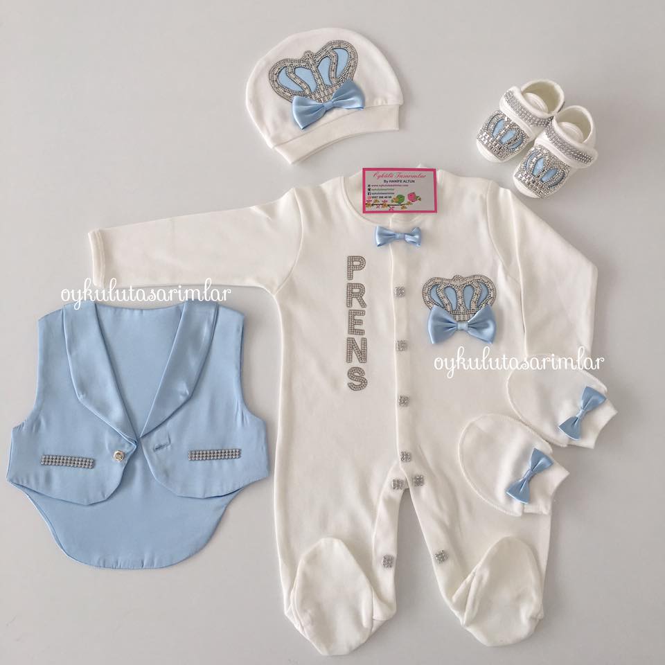 Mavi Yelekli Kristal Taçlı Erkek Bebek Tulum Takımı Öykülü Tasarımlar
