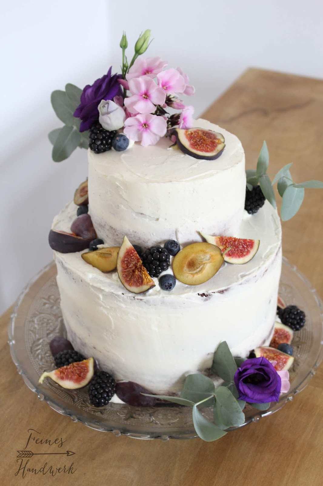 Feines Handwerk: Sommerliche Hochzeitstorte mit Schokoladen-Kaffee ...