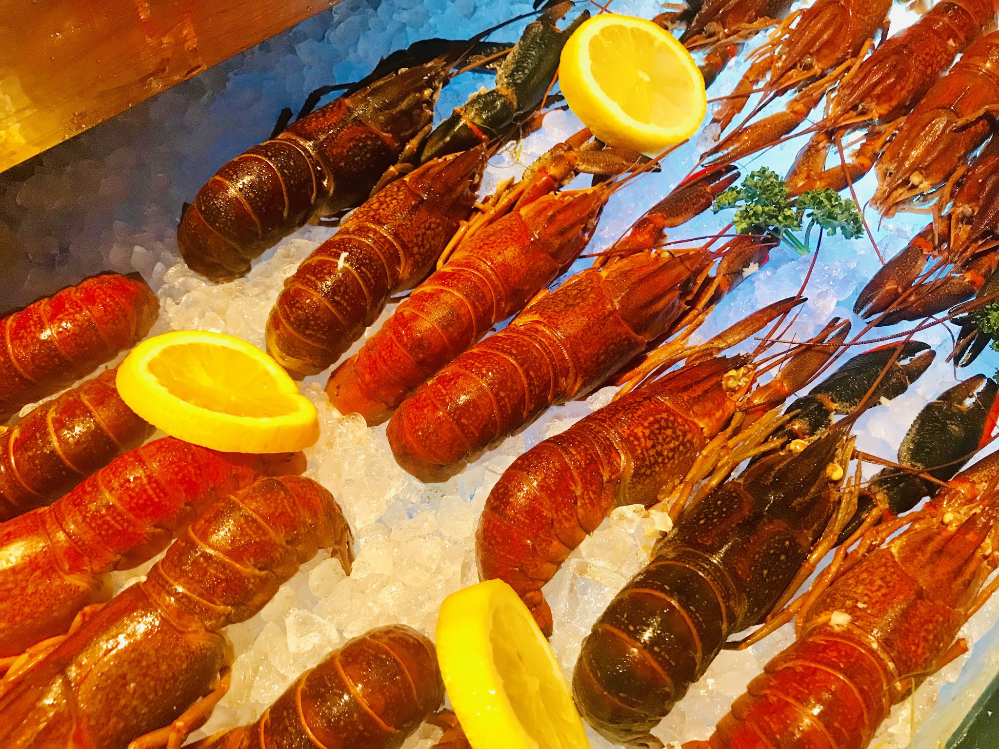 Weekend Seafood Buffet at Hilton Hotel Kota Kinabalu Weekend Seafood Buffet at Hilton Hotel Kota Kinabalu