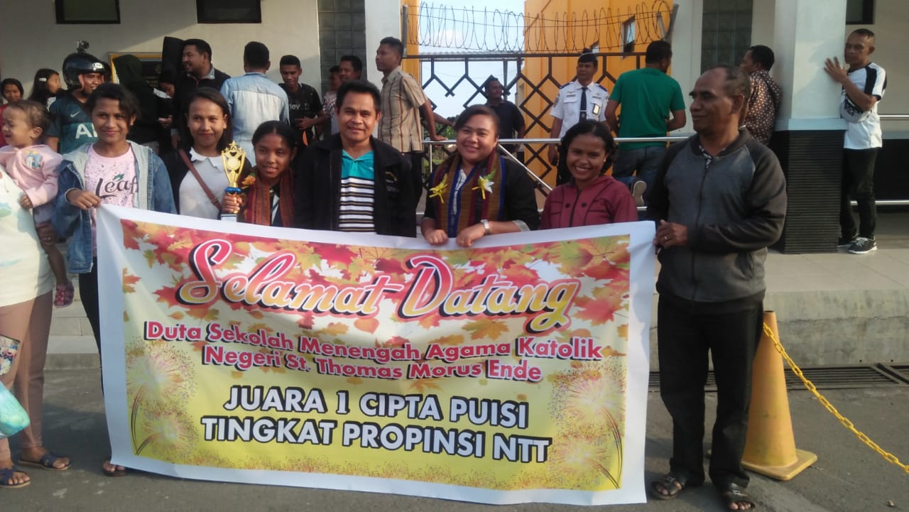 Siswi Asal Ende Juarai Lomba Cipta Puisi Tingkat Provinsi