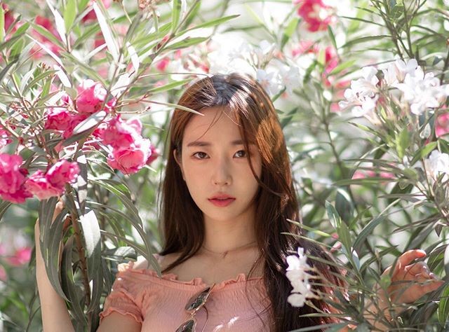 저저번 컨셉때 여러의미로 핫했던 컨셉과 정반대로 나오는 여자솔로 | 인스티즈