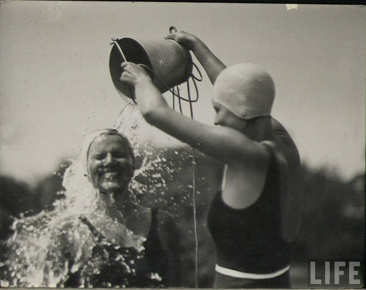 75 Vintage Snapshots That Show What Summer Fun Looked Like From Between